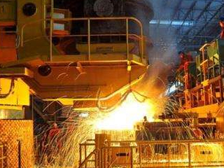 噴涂發(fā)泡機(jī)管道保溫防燙工藝